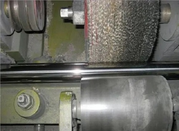 304不銹鋼管表面劃痕怎么處理？